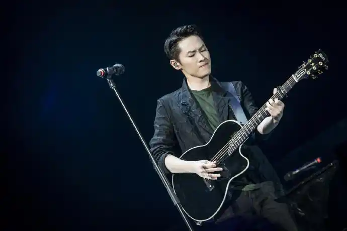 梁博北京演唱会圆满成功,这一次造不同却依然是帅气的酷男孩