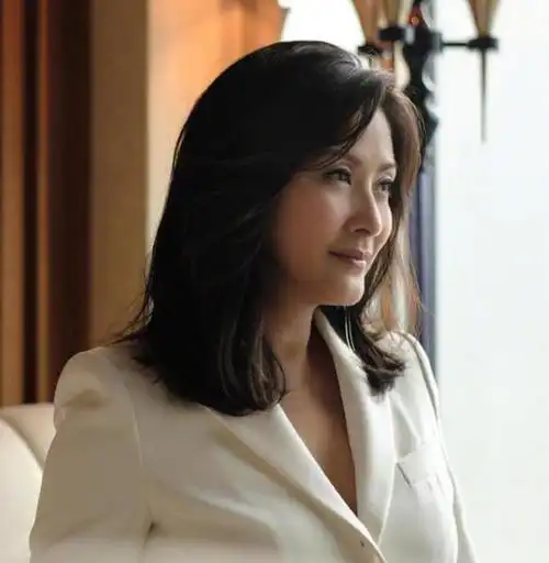 情深义重!陈慧珊转行再就业生活可以让我低头但我绝不认输