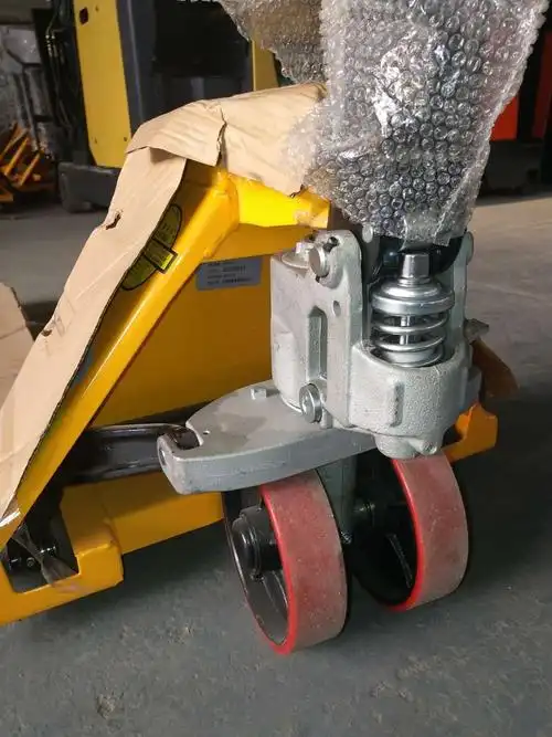 厂家直供手动液压搬运车地牛叉车配件整体油泵ac油缸威海华