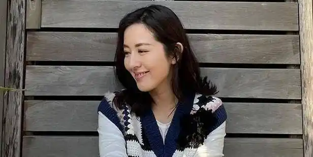 原创白色强人2复拍主演同框独缺唐诗咏57岁郭晋安颜值回春