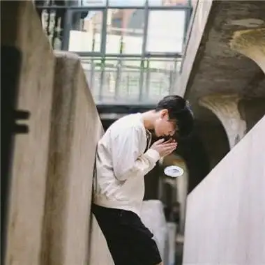 2021最流行的头像男生骚气头像我跟你撒个谎吧我不喜欢你